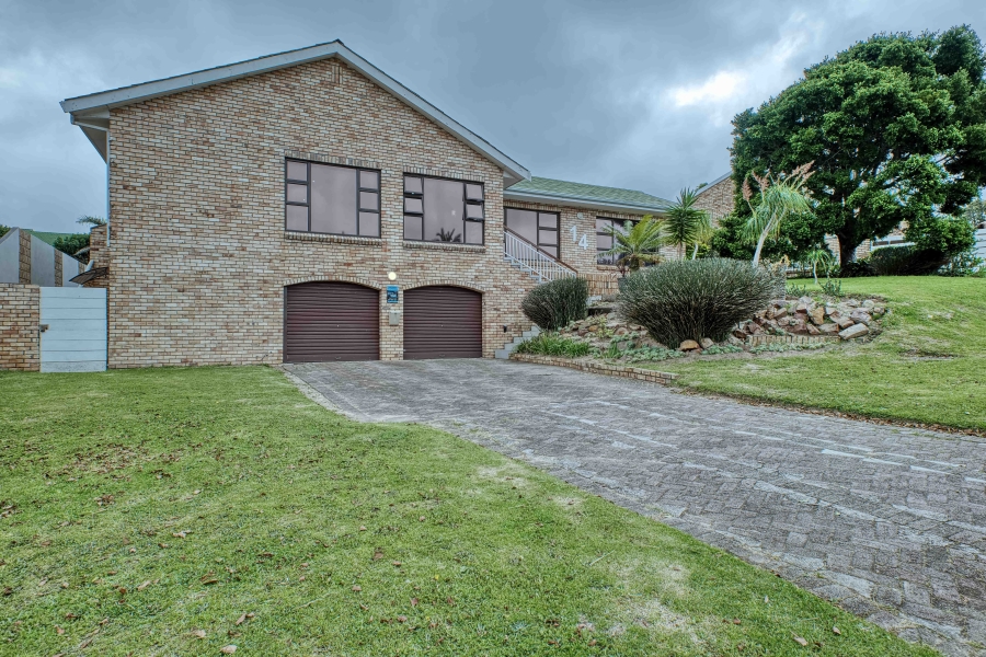 4 Bedroom Property for Sale in Lovemore Heights Estate Eastern Cape